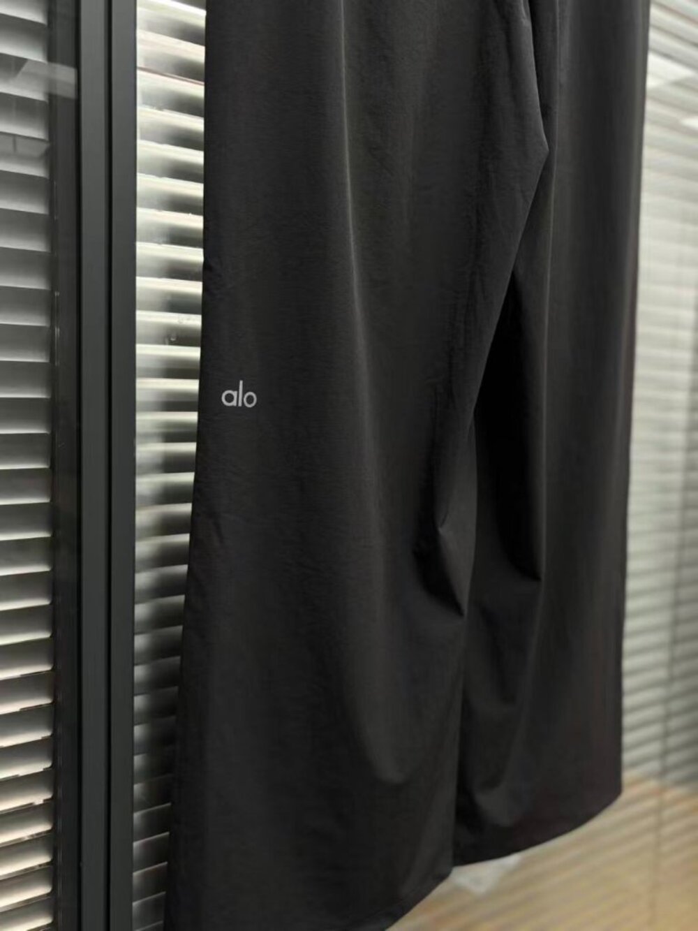 ALO Yoga Women's Pants, Dark Grey ✨ Regular 30 inches in length - Picture 6 of 8